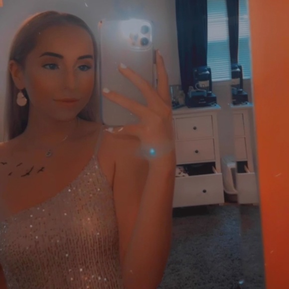 Meet your Posher, Julia - Picture 5 of 6